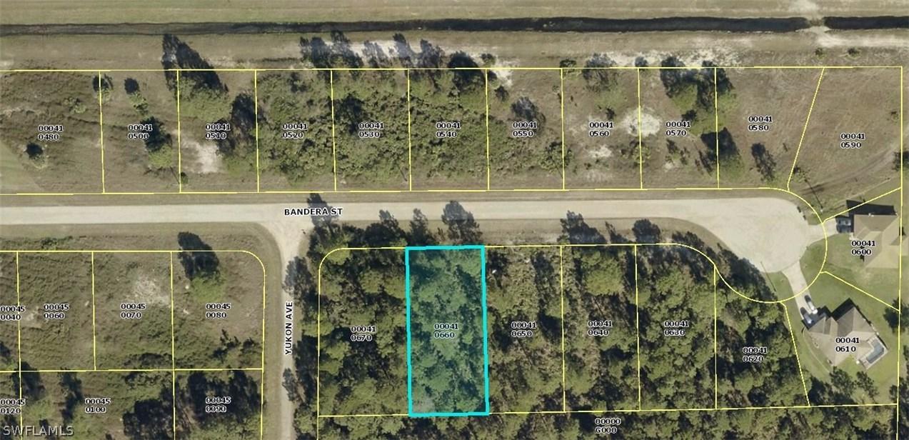 1038 Bandera St., Lehigh Acres, FL 33974