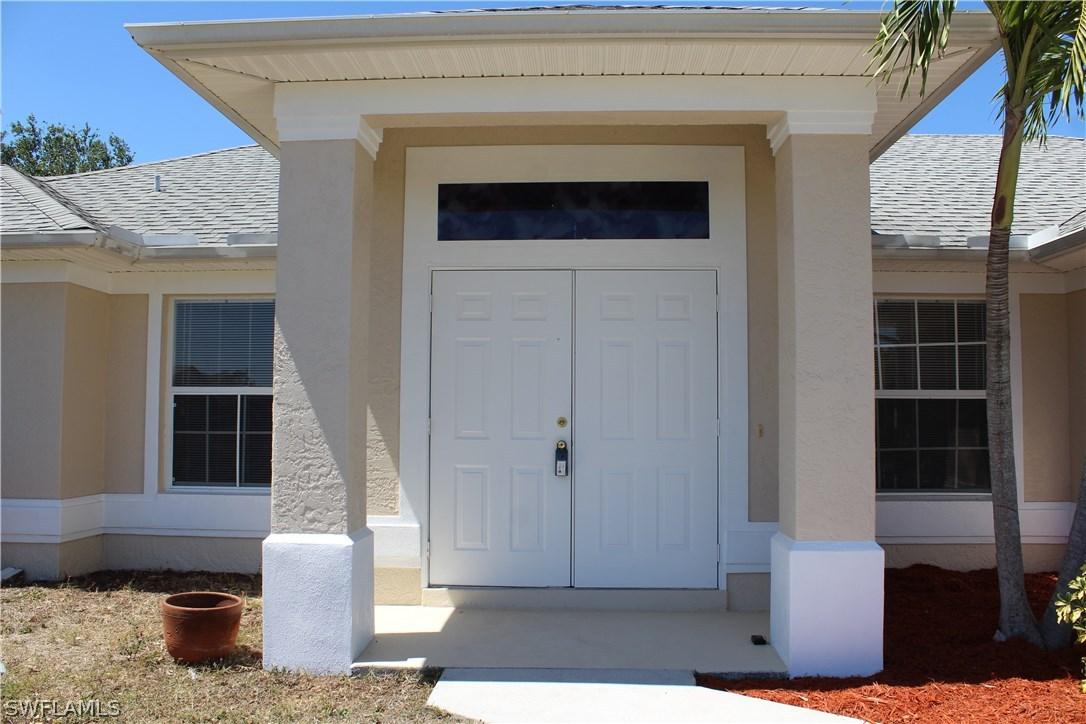476 NE 3rd Ct., Cape Coral, FL 33909