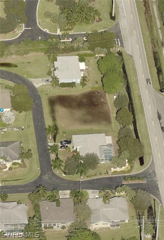 8800 Woodgate Manor Ct., Fort Myers, FL 33908