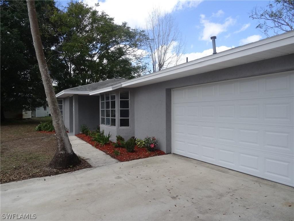 10681 Tuliptree Ct., Lehigh Acres, FL 33936