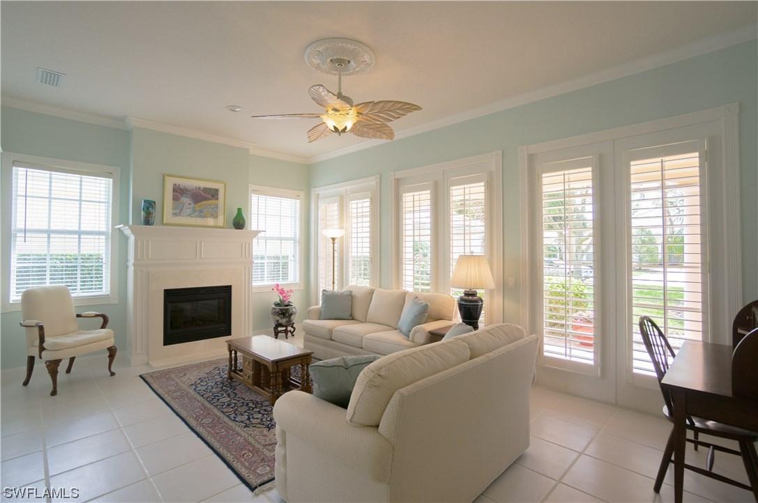 3925 Upolo Ln., Naples, FL 34119