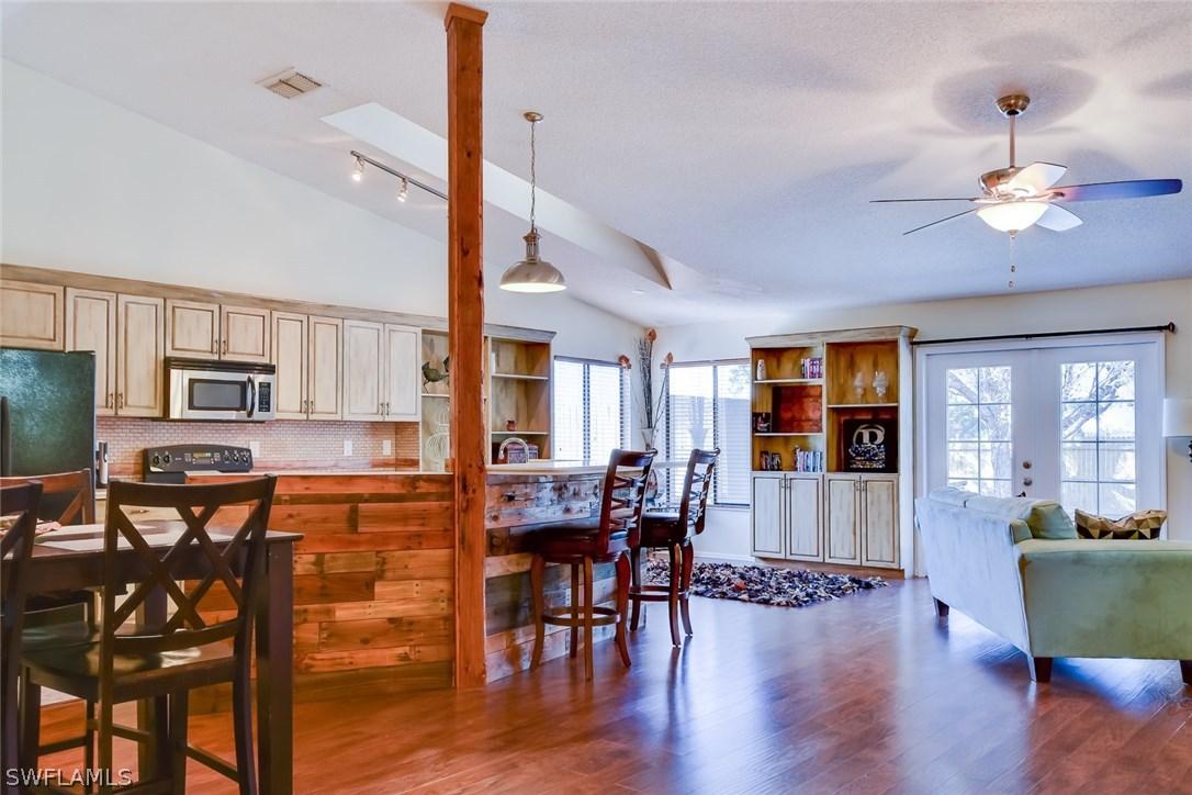 717 SW 12th St., Cape Coral, FL 33991