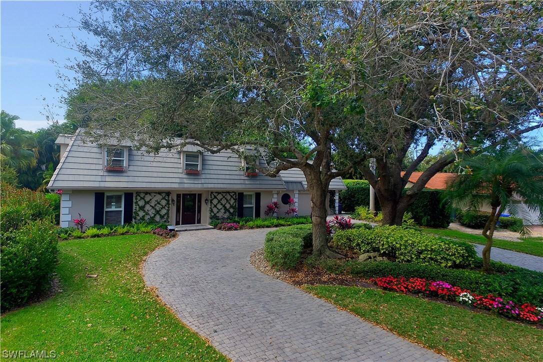 719 Willowhead Dr., Naples, FL 34103