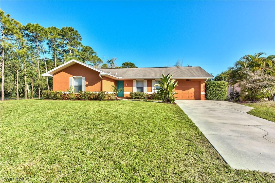4592 Catalina Ln., Bonita Springs, FL 34134