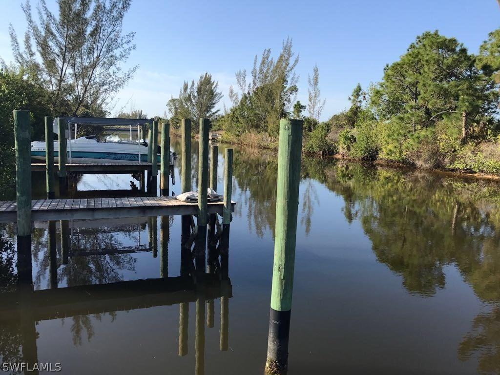 3916 Lavida Way, Cape Coral, FL 33993