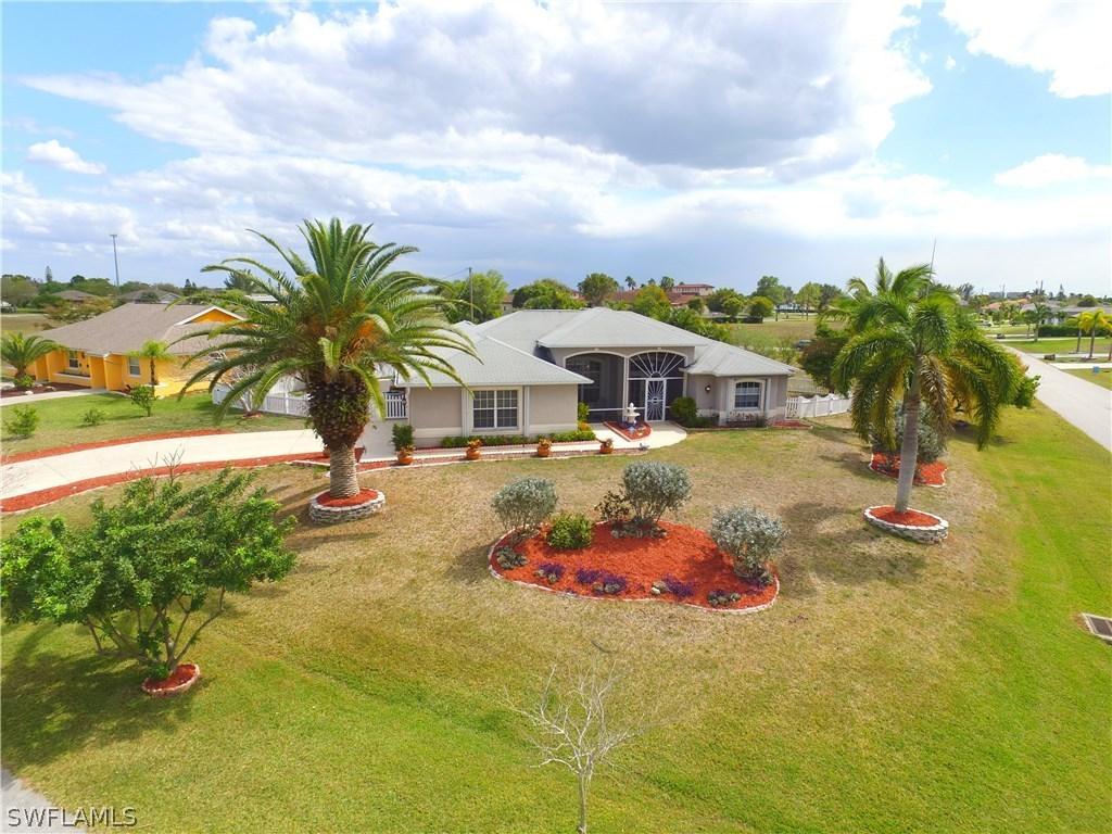 934 SW 37th Ln., Cape Coral, FL 33914