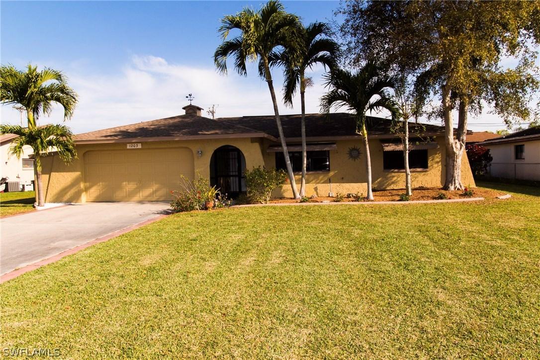 1203 SE 37th Ter., Cape Coral, FL 33904