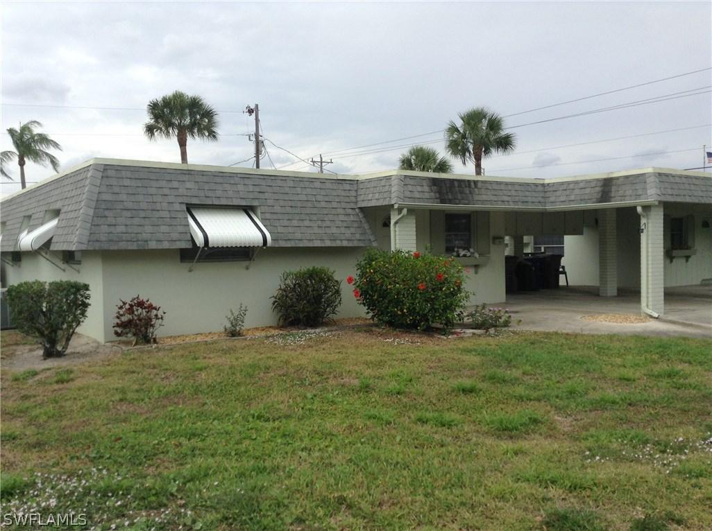 382 Leighton Ct., Lehigh Acres, FL 33936