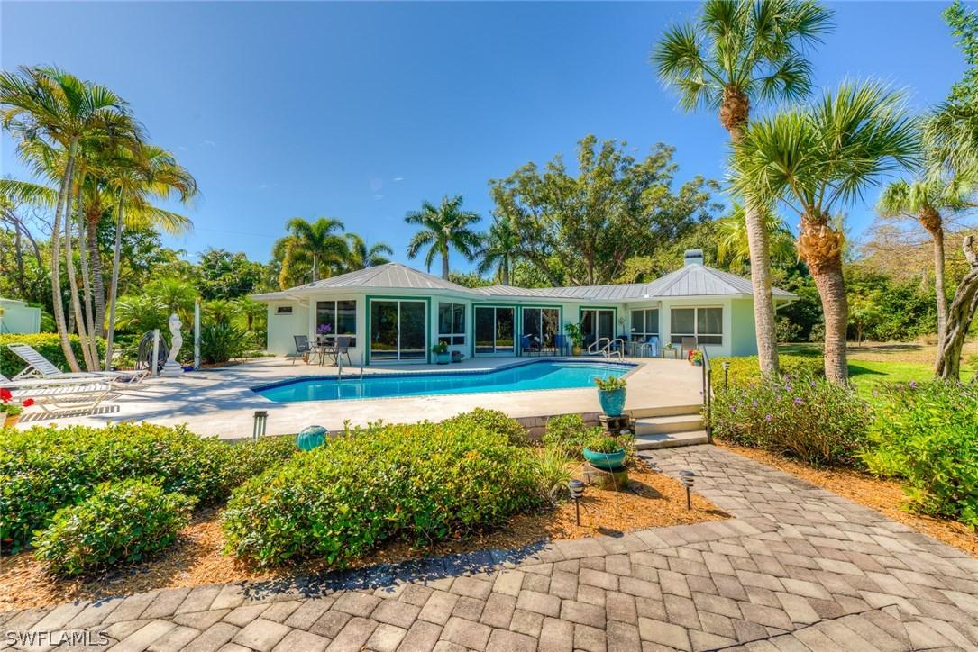 1028 Demere Ln., Sanibel, FL 33957
