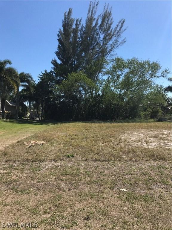 410 SE 20th St., Cape Coral, FL 33990