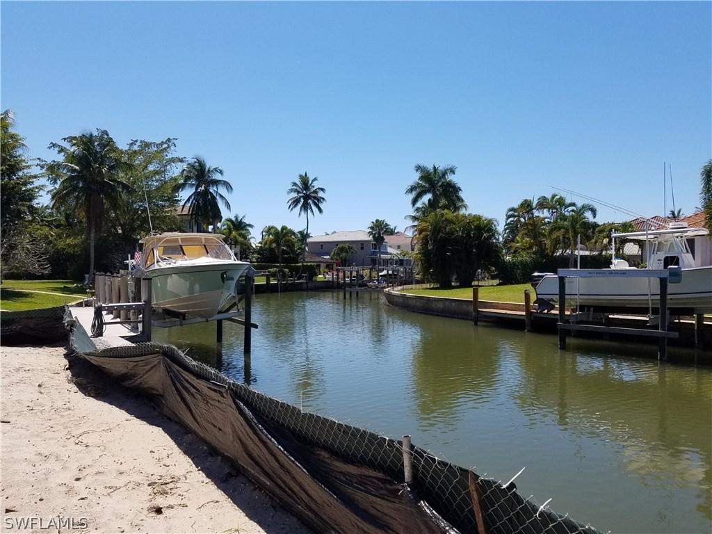 2040 Sandpiper St., Naples, FL 34102