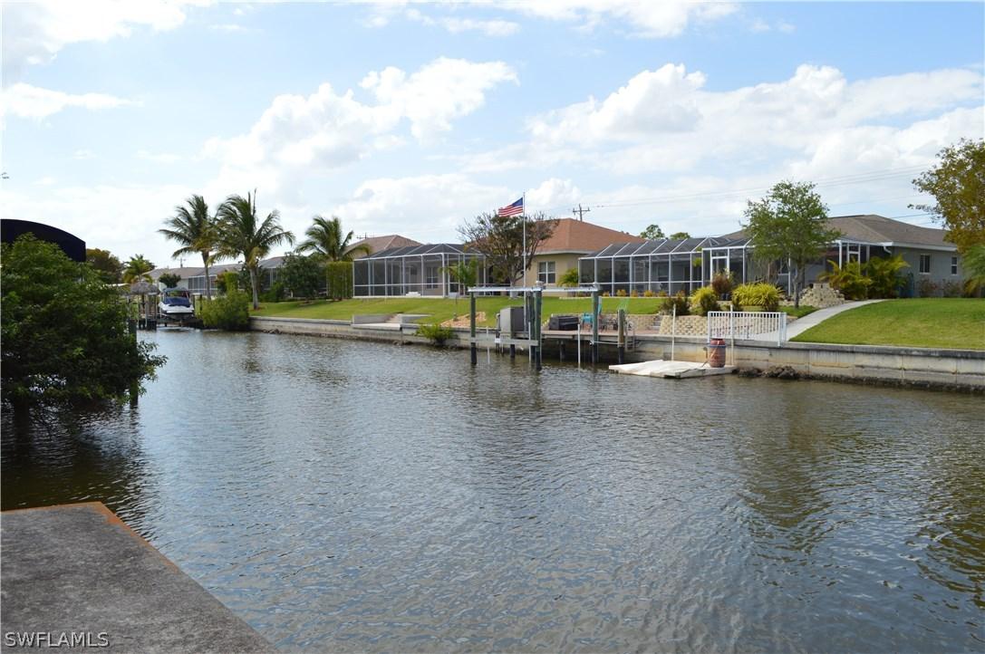 833 SW 40th Ter., Cape Coral, FL 33914