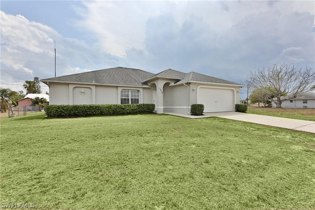 1930 NE 15th Ter., Cape Coral, FL 33909