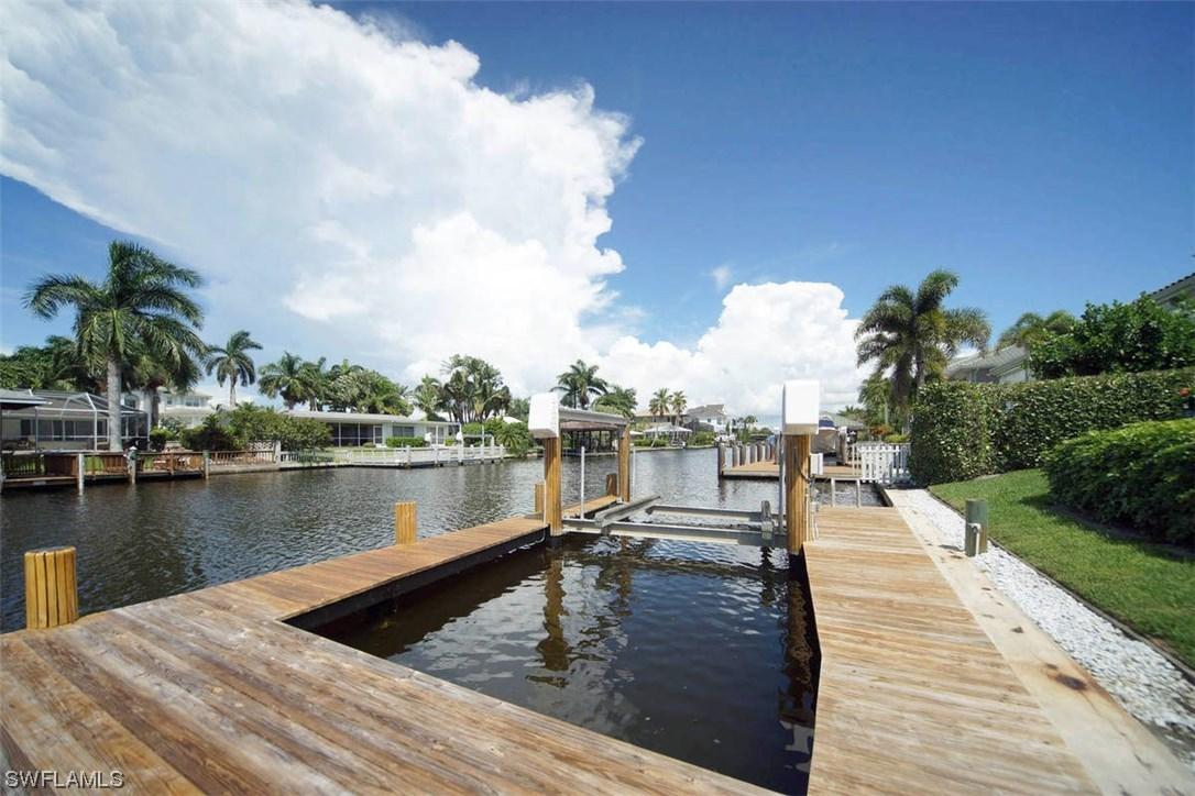 151 Bayview Ave., Naples, FL 34108