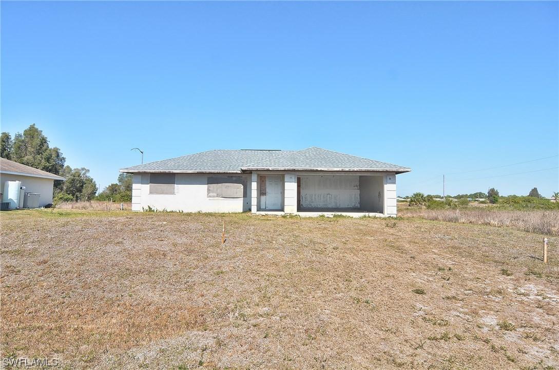 386 Palora Ave., Lehigh Acres, FL 33974