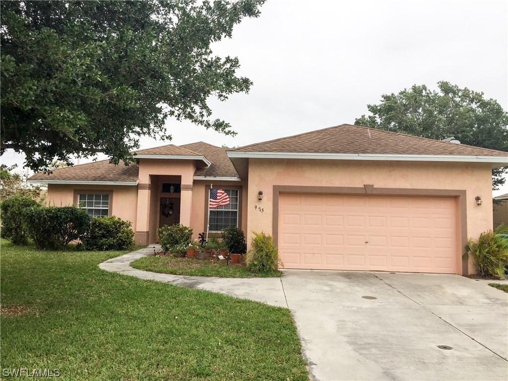 975 Grove Dr., Naples, FL 34120