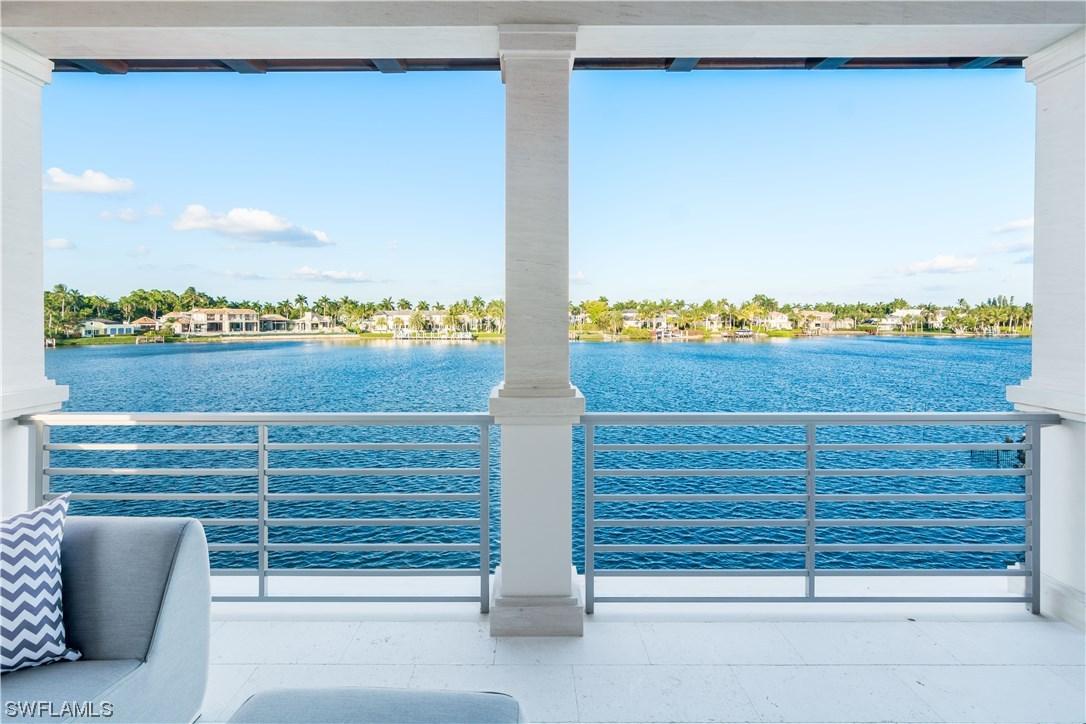 2525 Treasure Ln., Naples, FL 34102