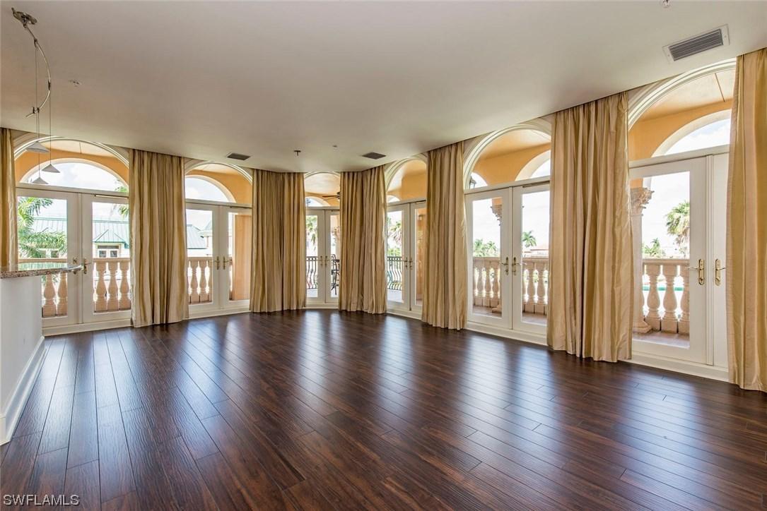 900 5th Ave. #303, Naples, FL 34102