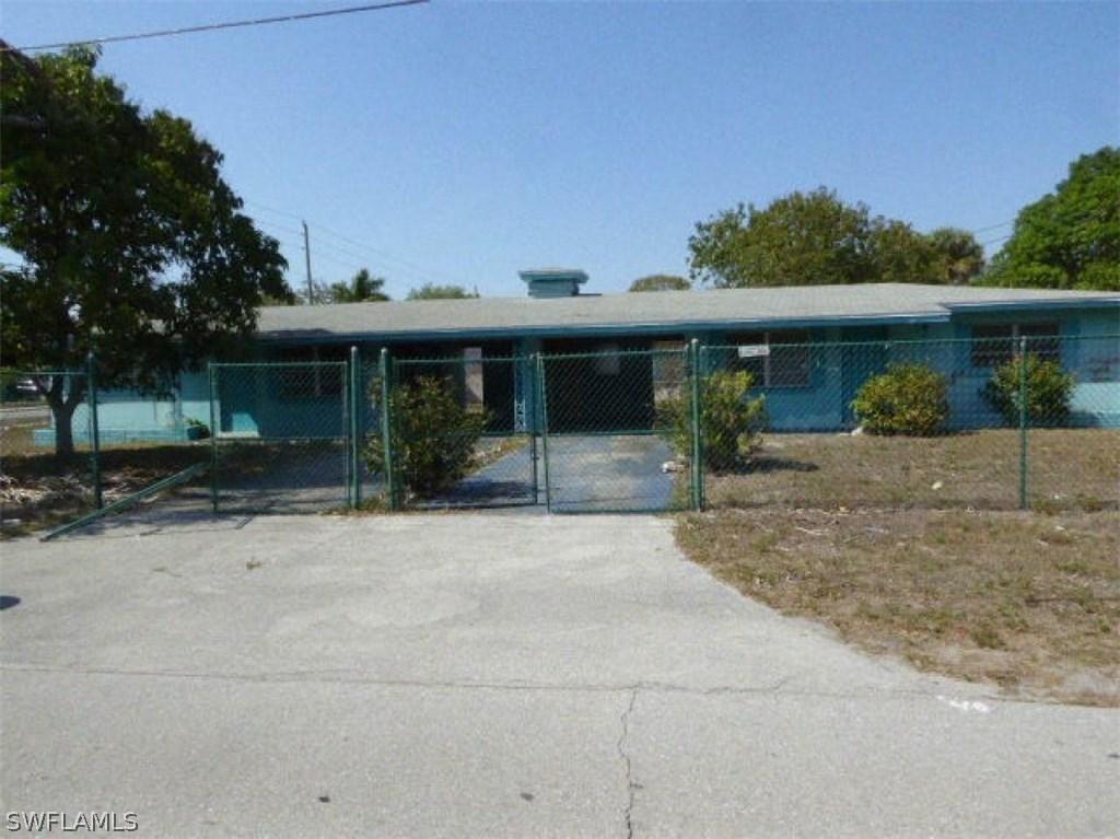 2403 Jeffcott St., Fort Myers, FL 33901