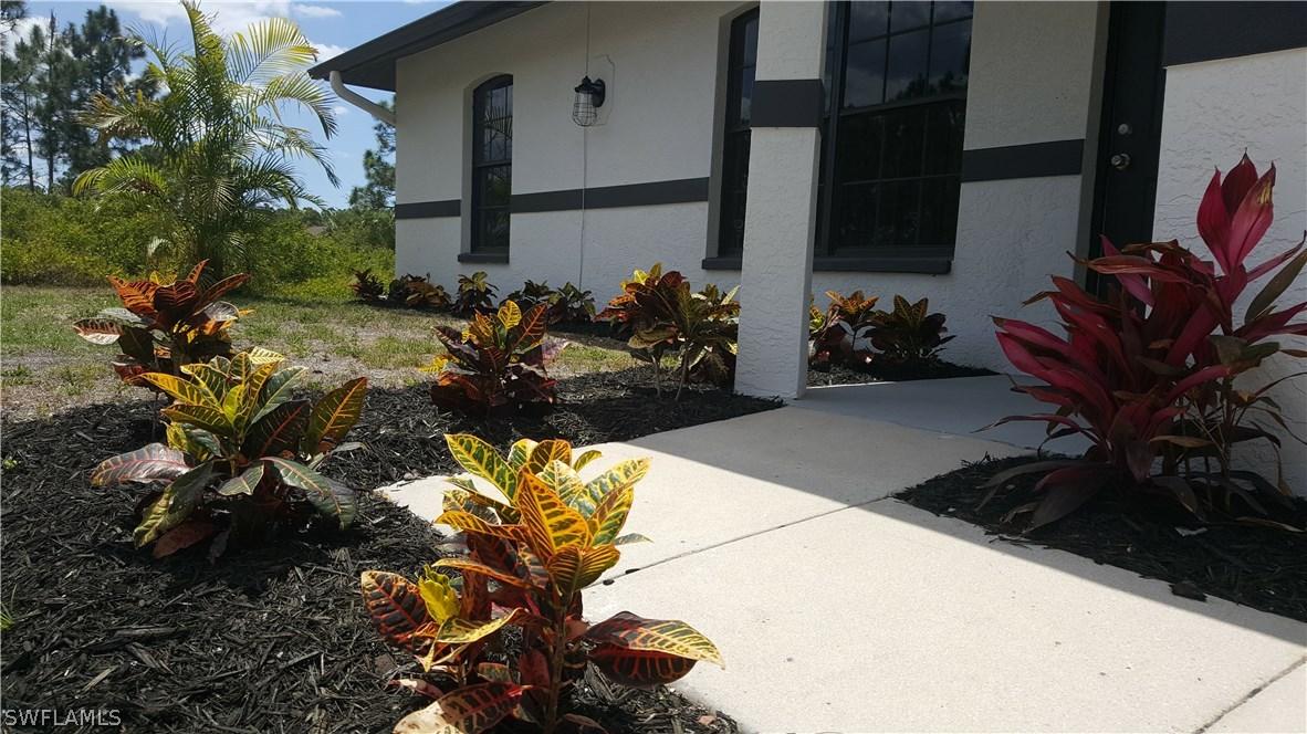 821 Lee Ave., Lehigh Acres, FL 33972