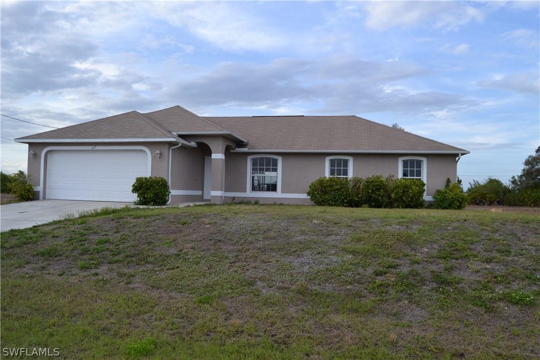 425 NW 17th Ter., Cape Coral, FL 33993