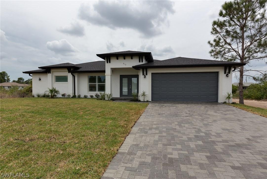 913 Albert Ave., Lehigh Acres, FL 33971
