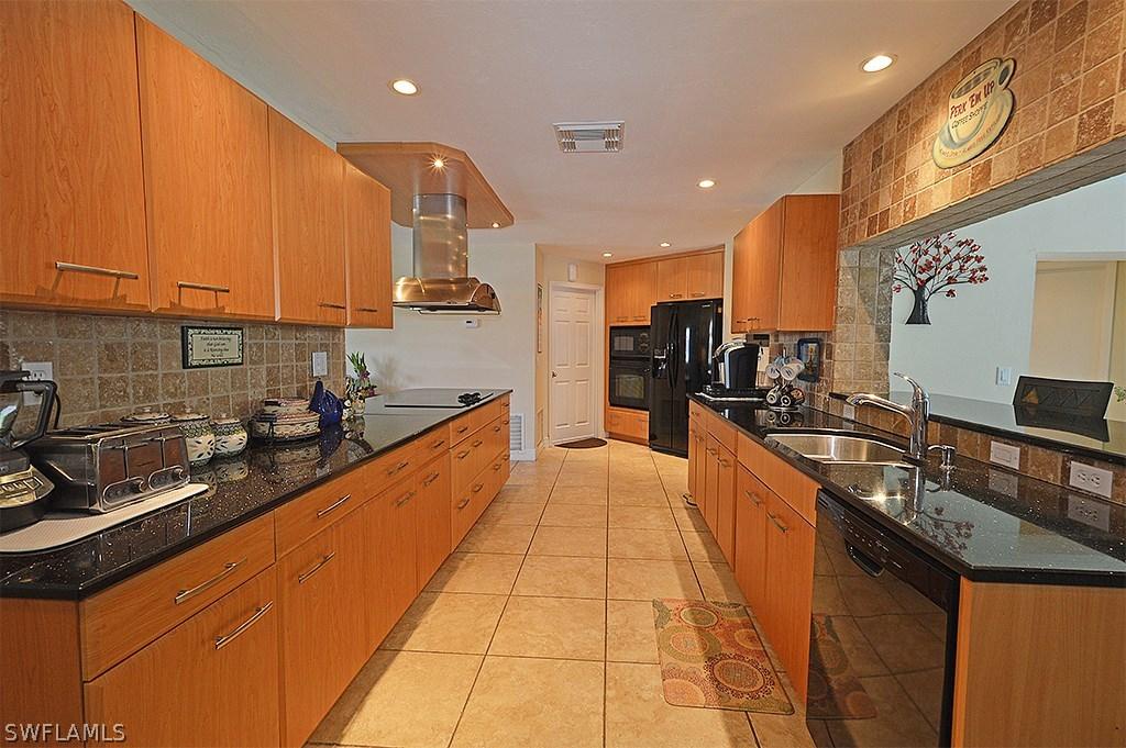 1031 SE 26th Ter., Cape Coral, FL 33904