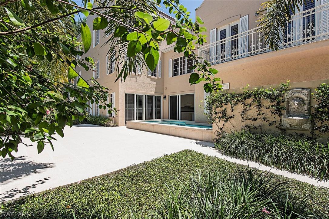 330 8th Ave. #4, Naples, FL 34102