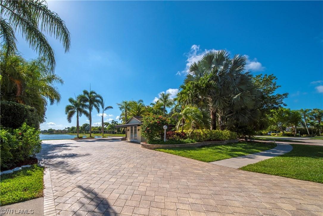 4633 Southern Breeze Dr., Naples, FL 34114