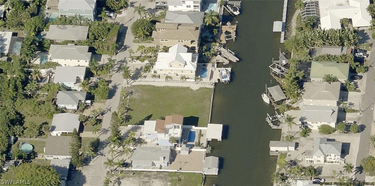 433 Palermo Cir., Fort Myers Beach, FL 33931