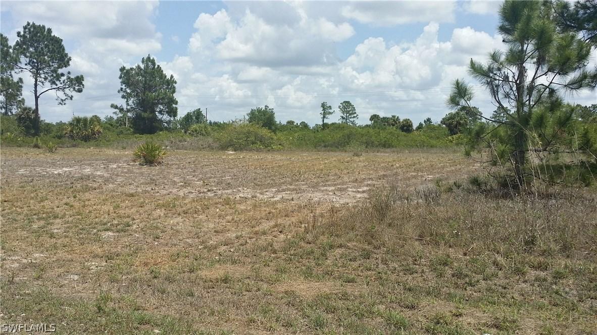 423 Fernwood Ave., Lehigh Acres, FL 33974