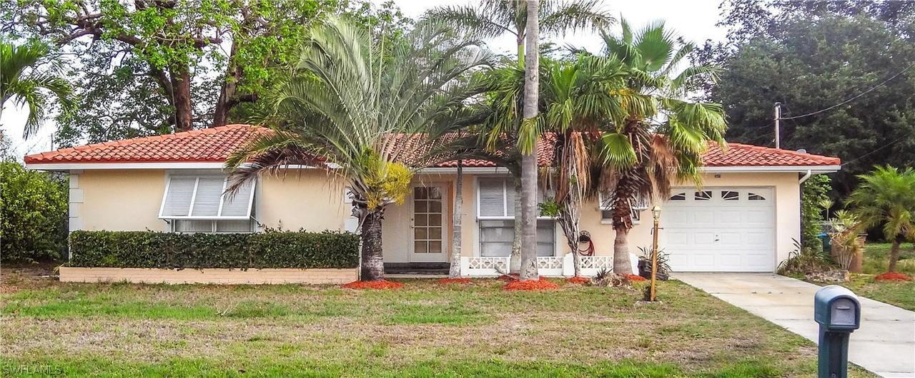 4156 Country Club Blvd., Cape Coral, FL 33904