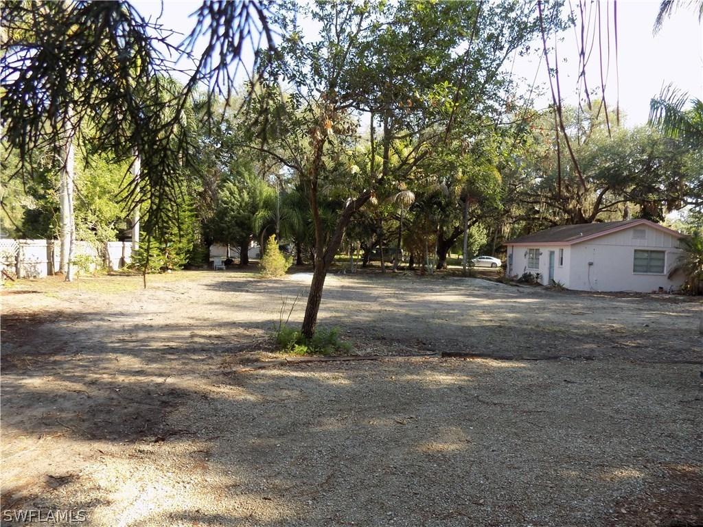 59 Aqua Ln., North Fort Myers, FL 33903