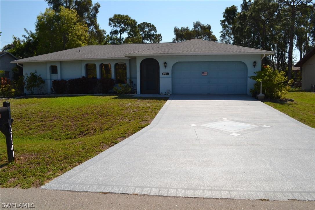 17141 Johnston Dr., Fort Myers, FL 33967