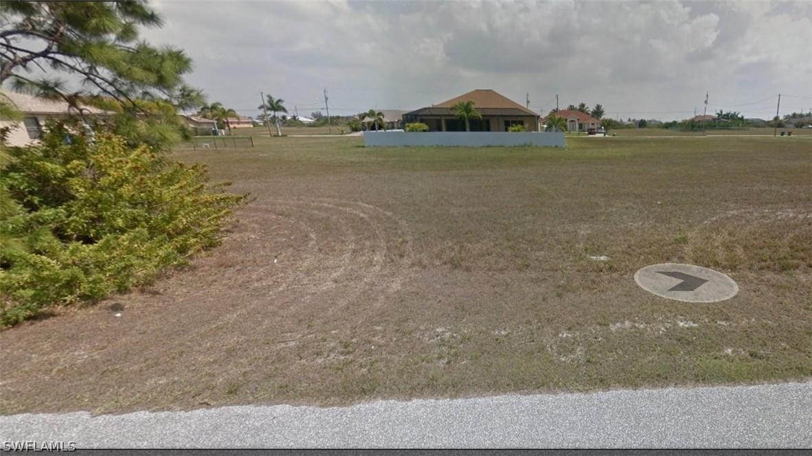 621 NW 37th Pl., Cape Coral, FL 33993