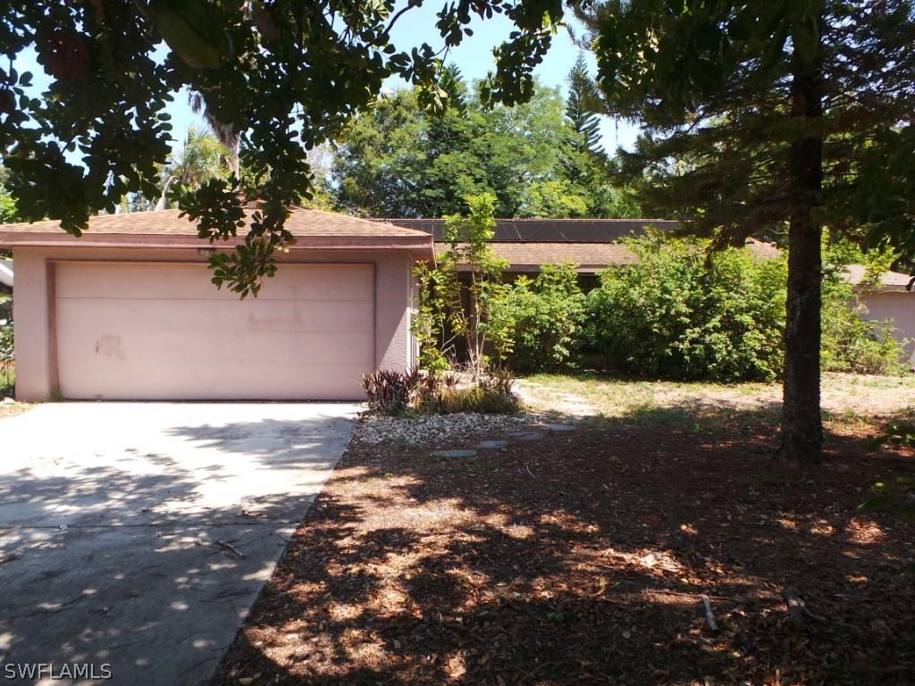8477 Winged Foot Dr., Fort Myers, FL 33967