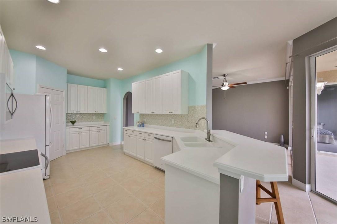 13860 Avon Park Cir. #202, Fort Myers, FL 33912