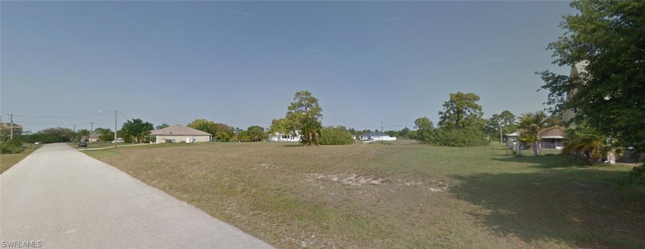 2107 NE 27th Ter., Cape Coral, FL 33909