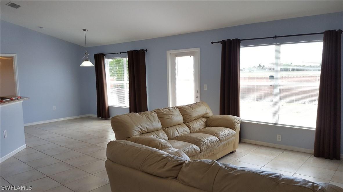 128 NW 31st Pl., Cape Coral, FL 33993