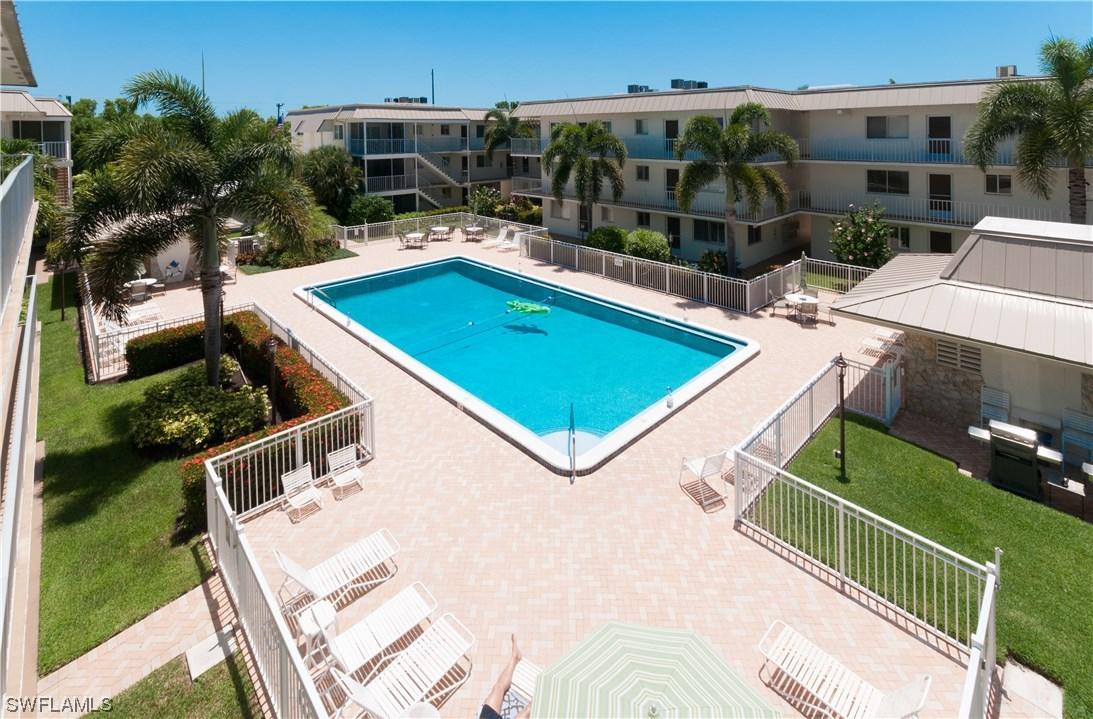 766 Central Ave. #305, Naples, FL 34102