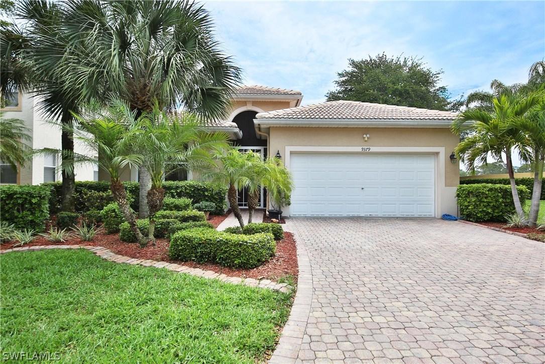 9379 Golden Rain Ln., Fort Myers, FL 33967