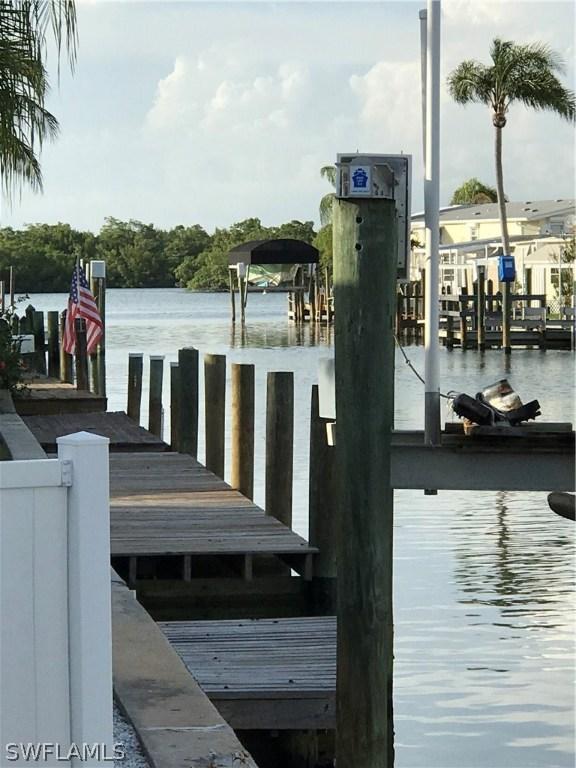 852 Oak St., Fort Myers Beach, FL 33931