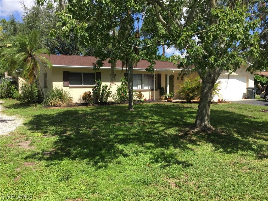 8943 Crest Ln., Fort Myers, FL 33907