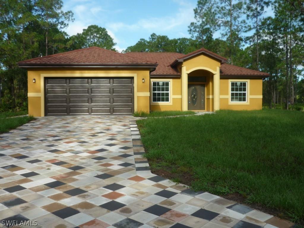 819 Wellington Ave., Lehigh Acres, FL 33972