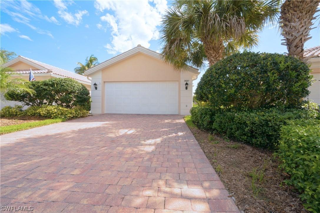 3697 Yakobi Ln., Naples, FL 34119