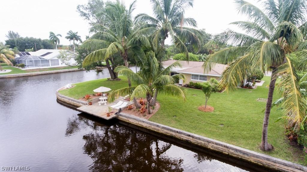 1404 Windsor Ct., Cape Coral, FL 33904