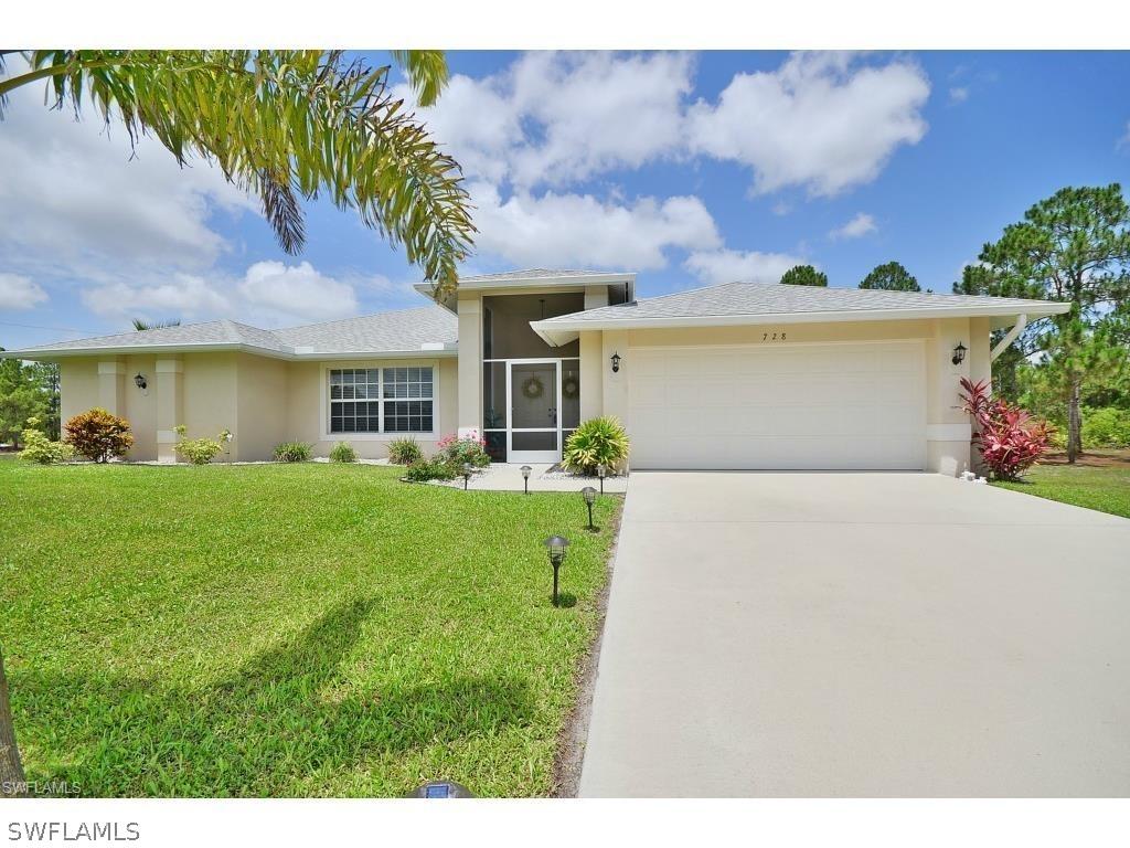 728 Drury Ave., Lehigh Acres, FL 33974