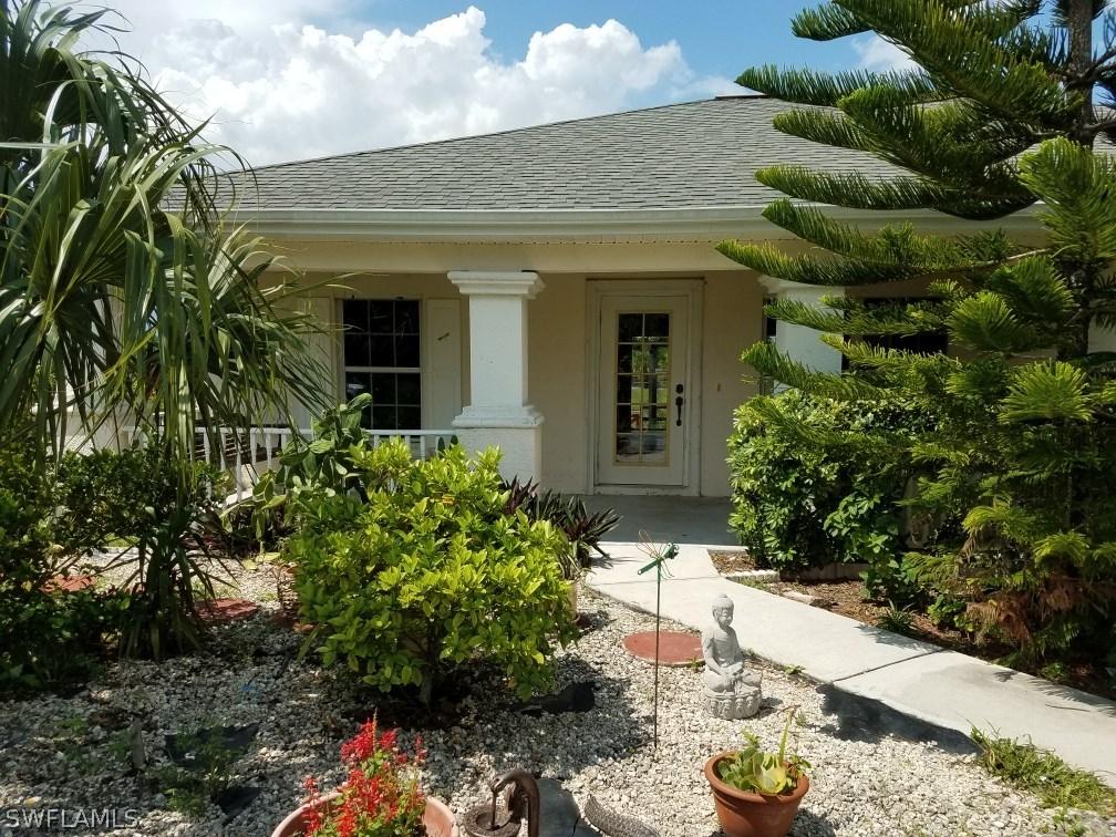1063 Peach St., Lehigh Acres, FL 33974