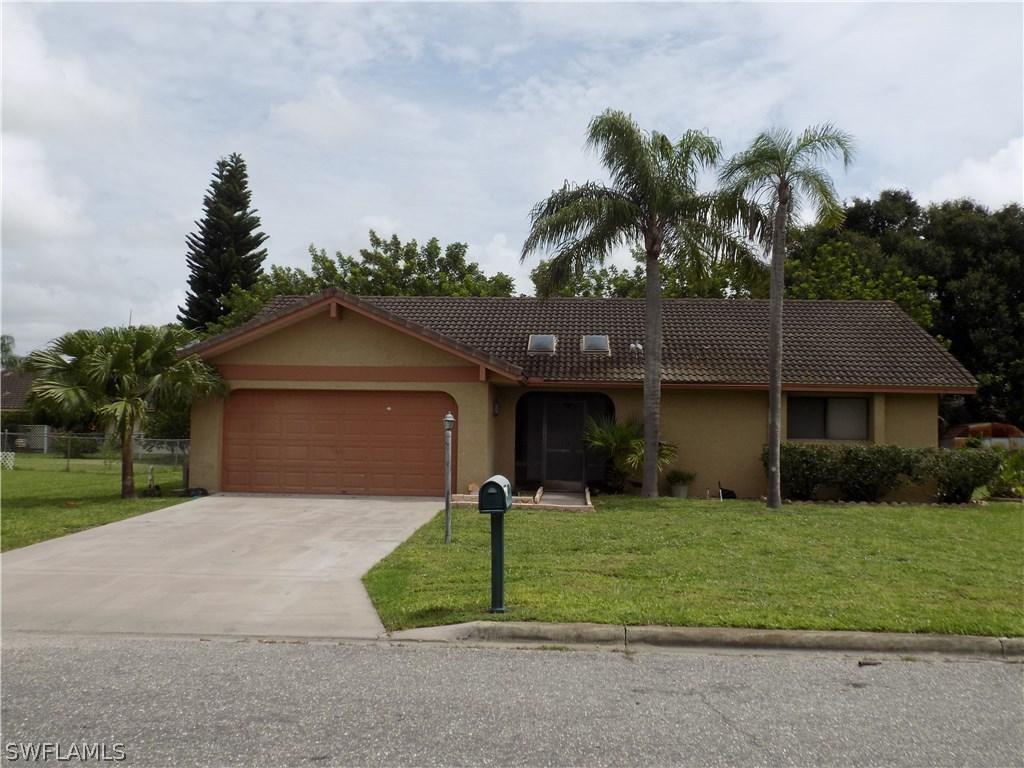 127 Oakside St., Lehigh Acres, FL 33936