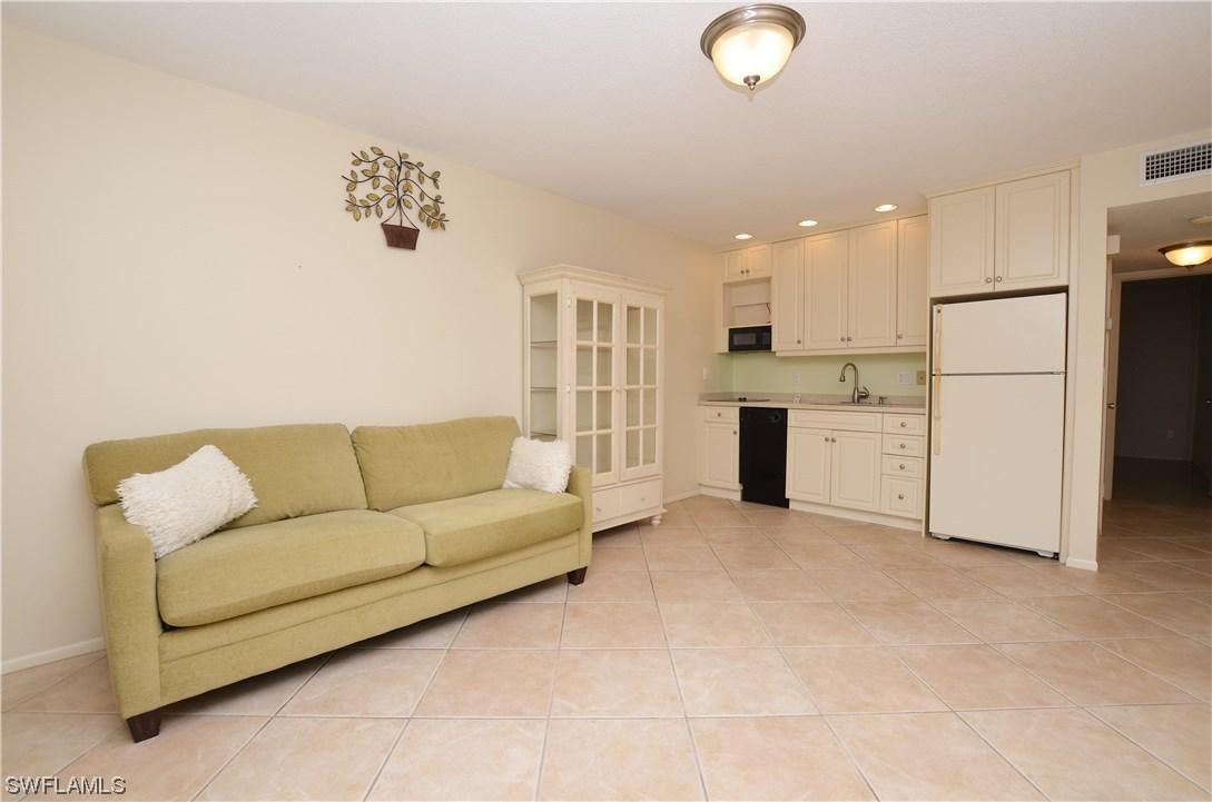 408 12th Ave. #C-408, Naples, FL 34102